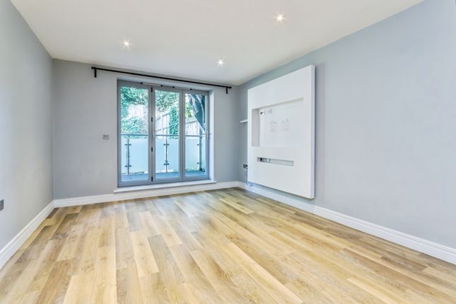 Flat 5, Valley Place, 76, Croydon Road, Surrey photo 4