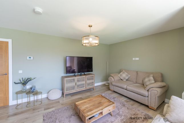 14, Kilkeel Avenue, Coatbridge photo 4