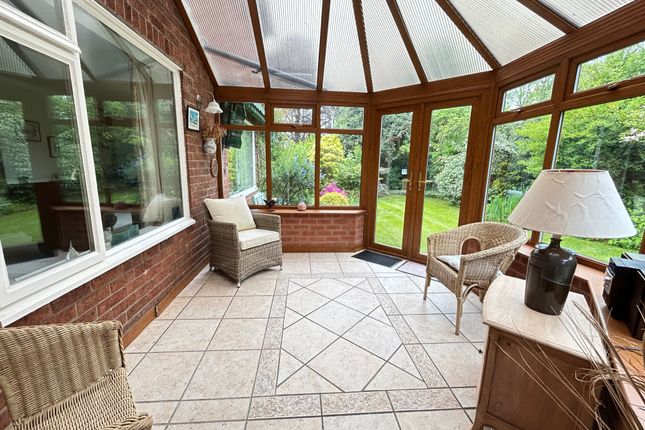 4 Chester Road, Crewe photo 4