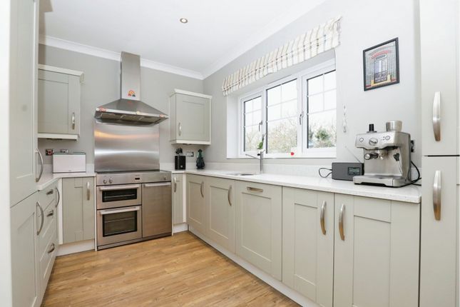 Detached house for sale in The Spinney, Warwick