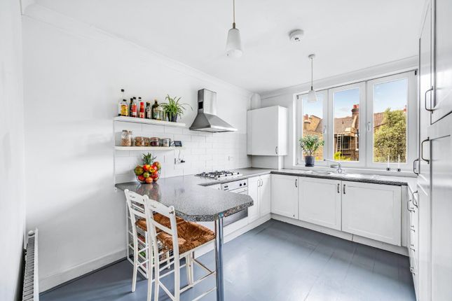 4, Kinnear Road, London photo 2