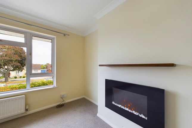 125, Aldsworth Avenue, Worthing photo 4