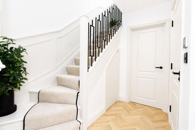 31d, Hollymeoak Road, Chipstead photo 4