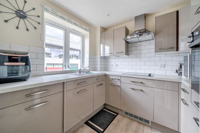 Apartment 17, 71, Kings Lodge, King Street, Maidstone photo 3