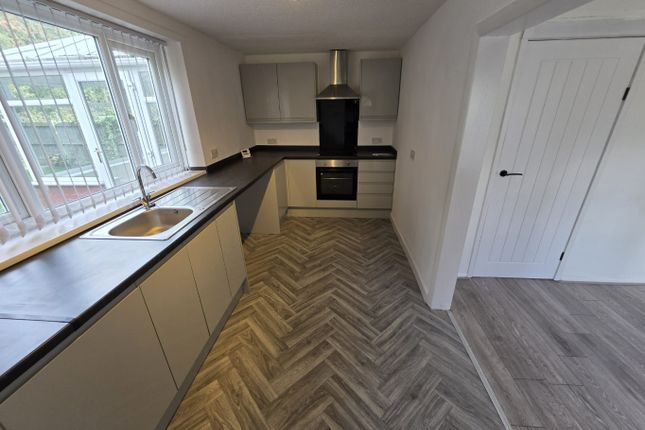 25 Charnock Road, Culcheth, Cheshire photo 5