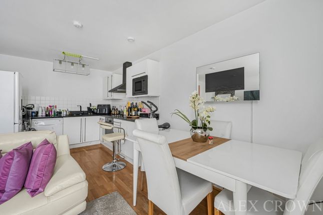 Mount Pleasant Crescent, London photo 3