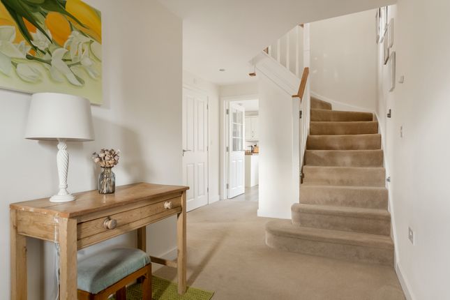 15, Brooks Drive, Harbury photo 2