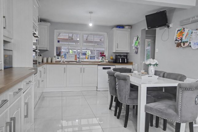 16, The Ashway, Northampton photo 3