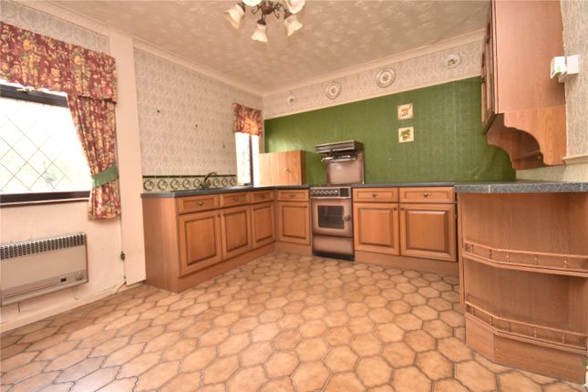 8, Temple View Grove, West Yorkshire photo 4