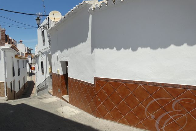 Thumbnail Town house for sale in Iznate, Axarquia, Andalusia, Spain