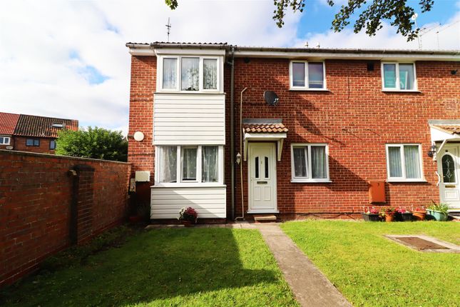 Flat for sale in Hourne Court, Hessle