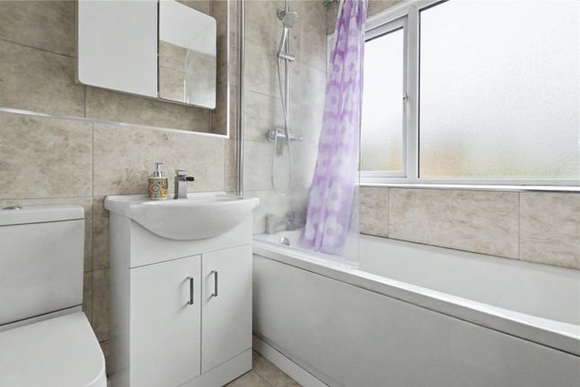 4, Swithens Court, Leeds photo 4