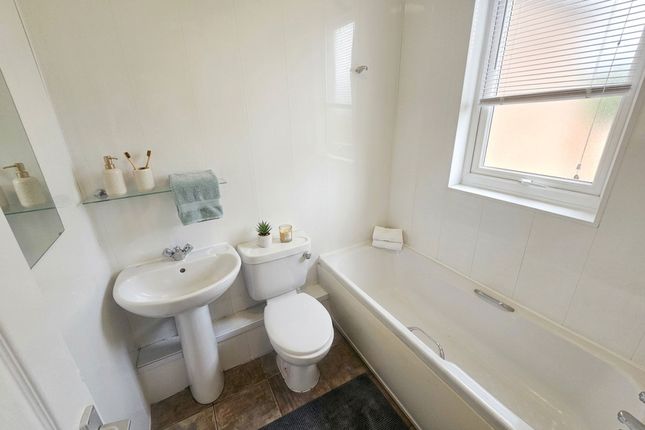 9 Tweddle Terrace, Durham photo 4