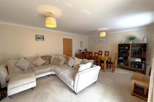 8, Gentian Way, Weymouth photo 2