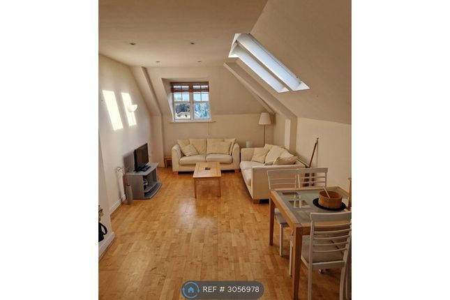 Flat, Abingdon Court Heathside Road, Woking photo 5