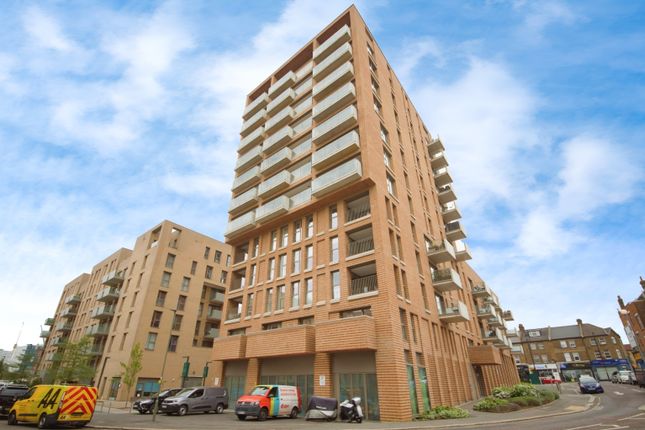 Thumbnail Flat for sale in Damsel Walk, London