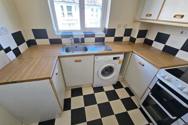 15, Trafalgar Court, Great Yarmouth photo 3