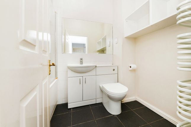 Flat for sale in Hutton Court, Rayleigh Road, Hutton, Brentwood