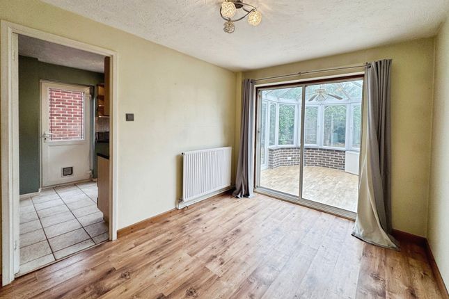 26, Larch Way, Hampshire photo 3