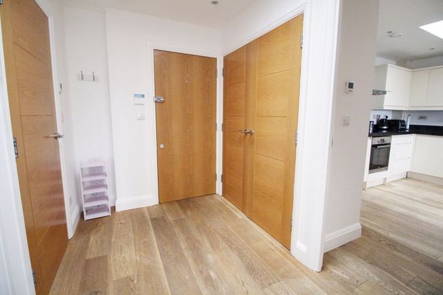 Flat 11 Bridge House, Station Road, Cuffley photo 2