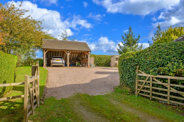 Yew Tree Lane, Market Drayton photo 4