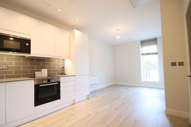 15, St James House, Clivemont Road, Maidenhead photo 2