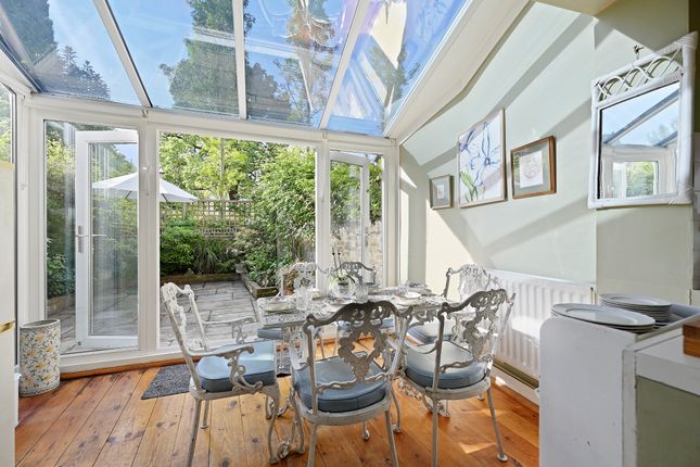 31, Surrey Lane, Battersea, London, SW11 photo 4