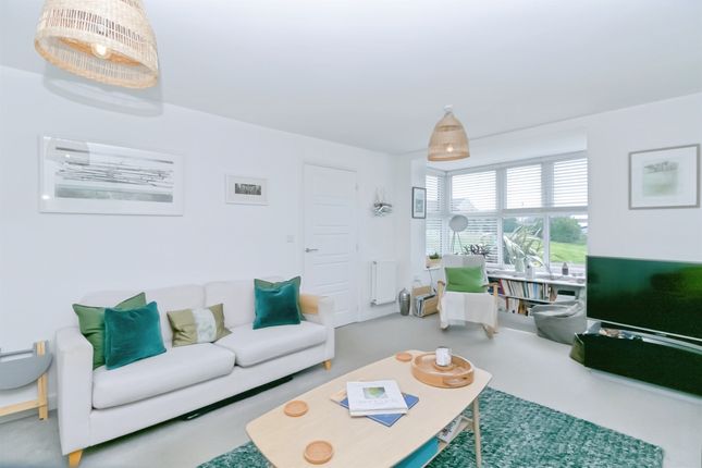 73, Crompton Way, Ogmore-By-Sea photo 2