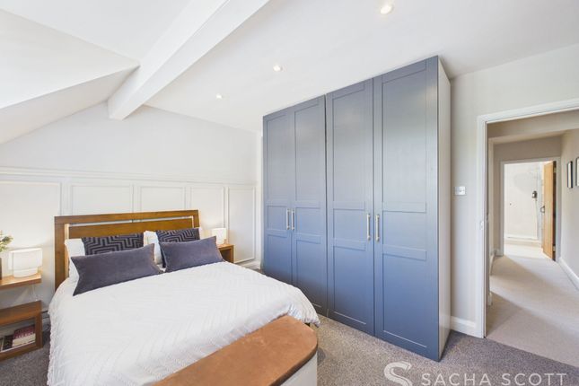 4 Canons Lane, Tadworth photo 3