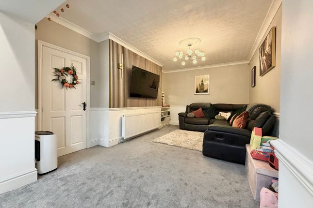 6 Jenford Street, Mansfield photo 3