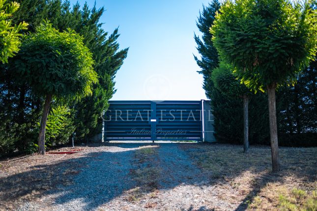 Villa for sale in Nizza Monferrato, Asti, Piedmont