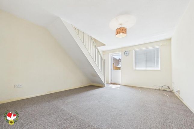 5, Downy Close, Gloucester photo 4