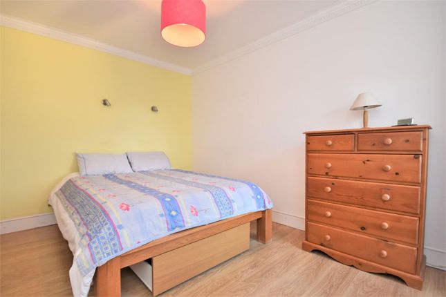 20, Furzeham Road, West Drayton photo 4