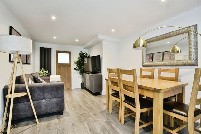 12, Stanley Drive, Altrincham photo 3