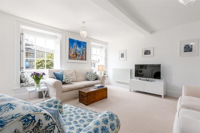 Town house for sale in Ashford Close, Woodstock