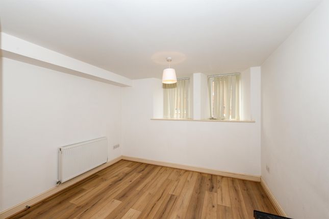 Flat for sale in High Park Street, Liverpool