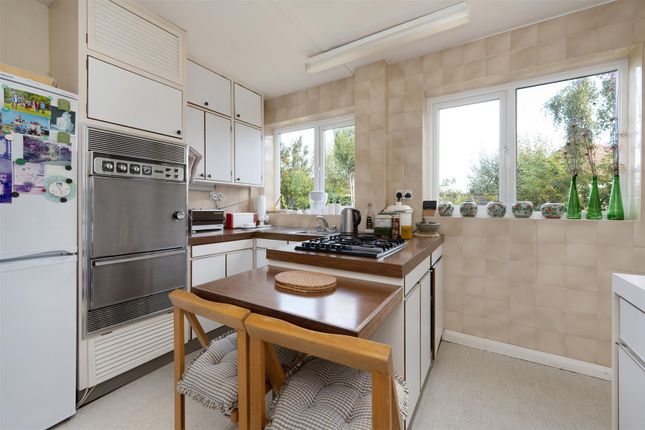Sun Court,, Fair Lawn, Whitstable photo 4
