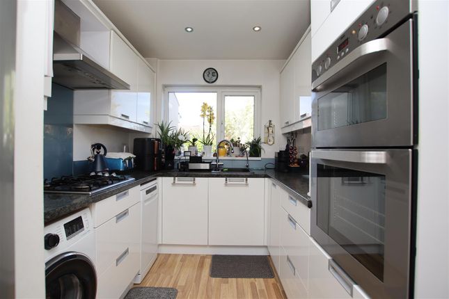 107, Swaisland Road, Dartford photo 4
