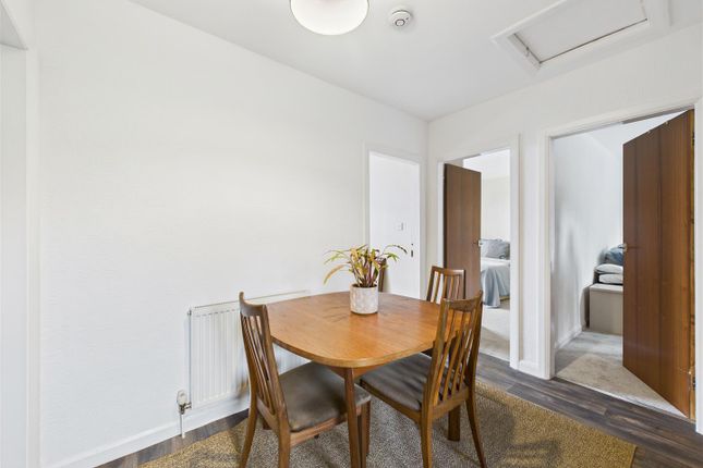 97, Hollins Spring Avenue, Dronfield photo 4