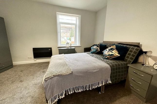Thumbnail Shared accommodation to rent in Carlton Road. South Yorkshire, Barnsley