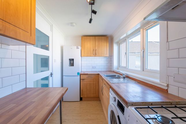 22 Denholm Grove, Bathgate photo 5