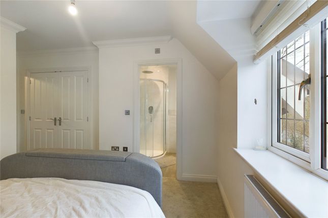 Reed Gardens, Woolhampton, Reading, Berkshire RG7, 3 bedroom semi ...