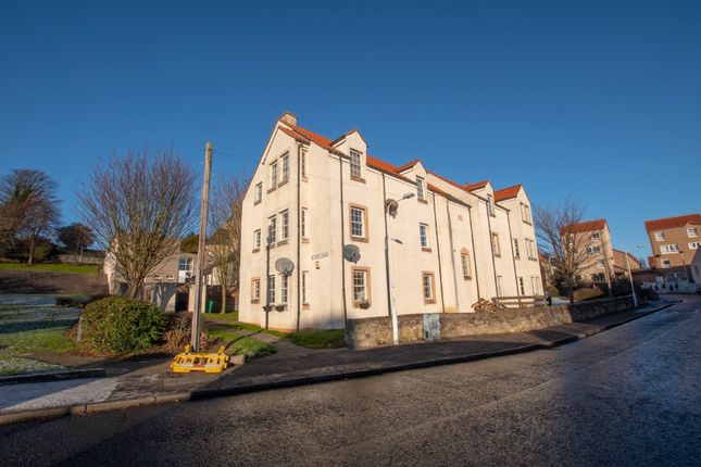Thumbnail Flat to rent in St Serfs Place, Dysart