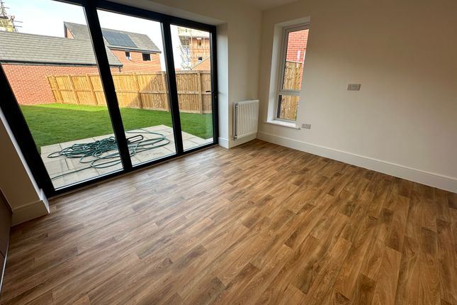 12, Hollowsbrook Road, DONCASTER photo 4