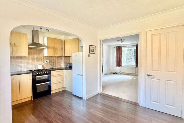 22 The Brackens, Southampton photo 3