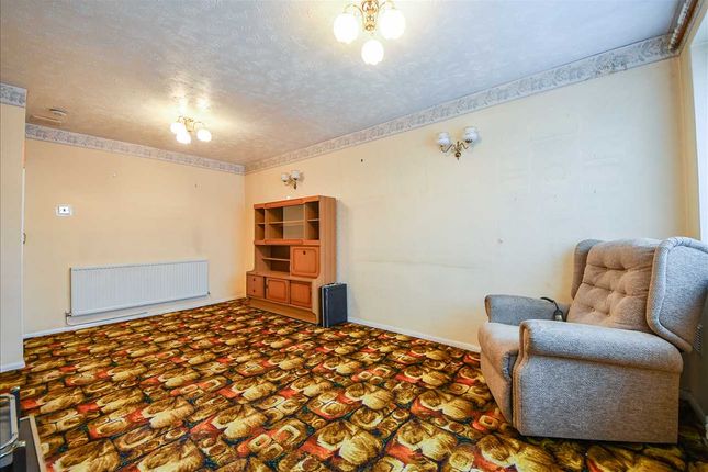 24, Clare Road, Wellingborough photo 3