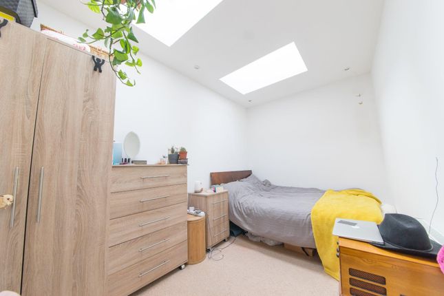 118A, Mile End Road, London photo 5