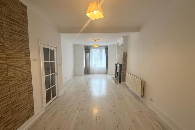11, Byron Road, Mill Hill photo 2