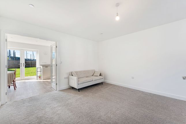 86 Maes Glyndwr, Wrexham photo 3