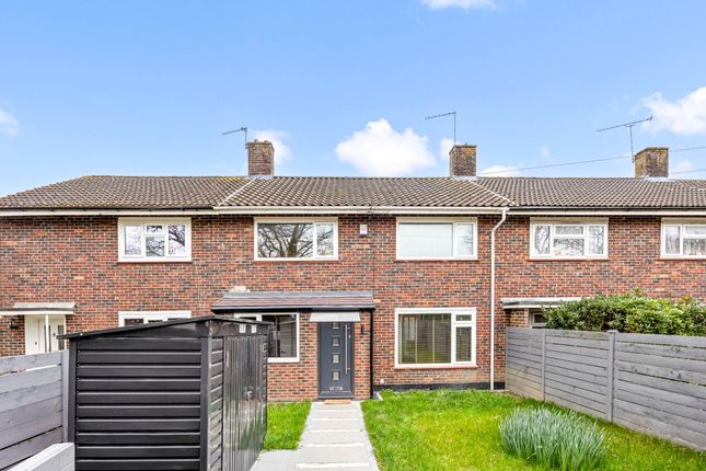 12 Kilnmead Close, Crawley photo 2